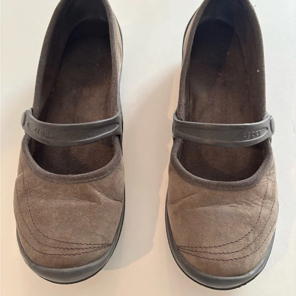 CROCS Mary Jane Brown Shoes Sz 7